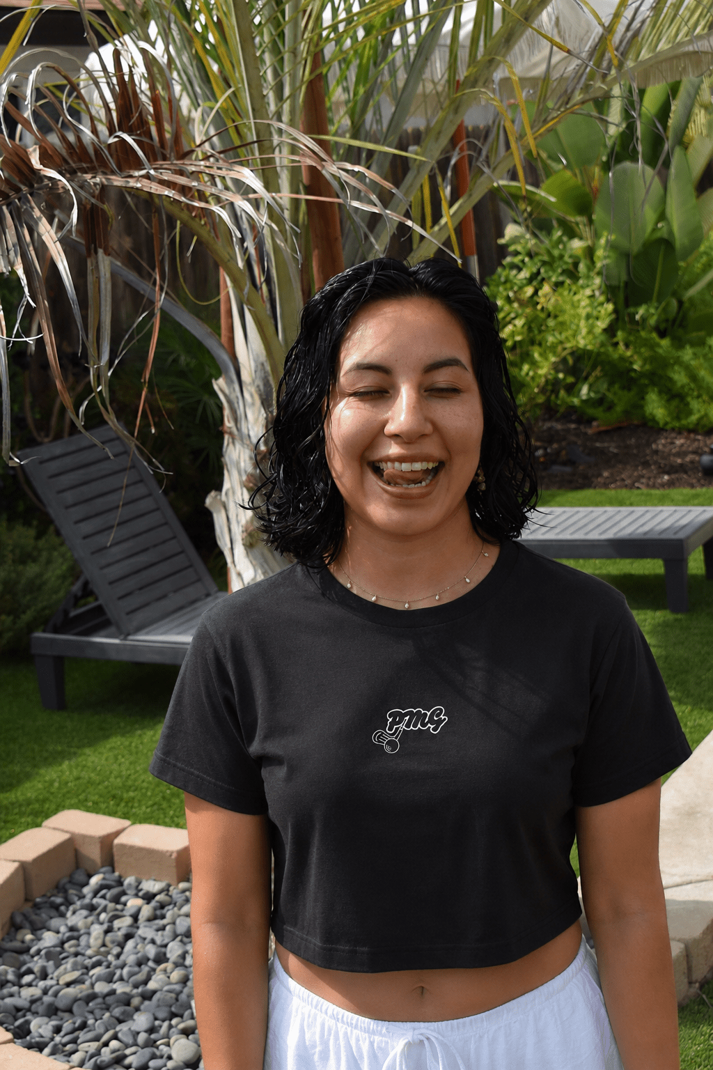 Her Tee